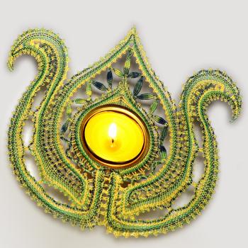 Preview: 530 Klöppelbrief Knospe "Boccio" für Teelichthalter